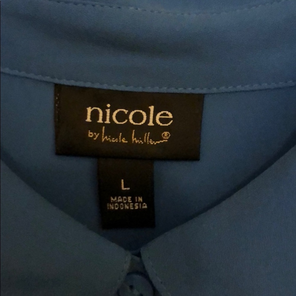 Button down blouse - Picture 2 of 3